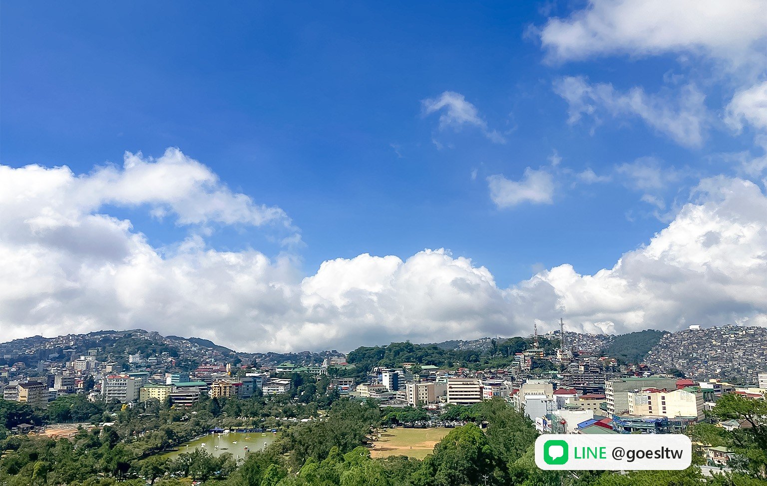JIC 藍天白雲下的碧瑤市區全景