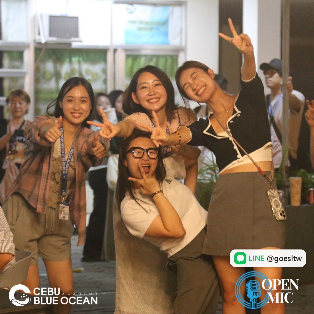 CBOA Open Mic 晚會上學生開心合照