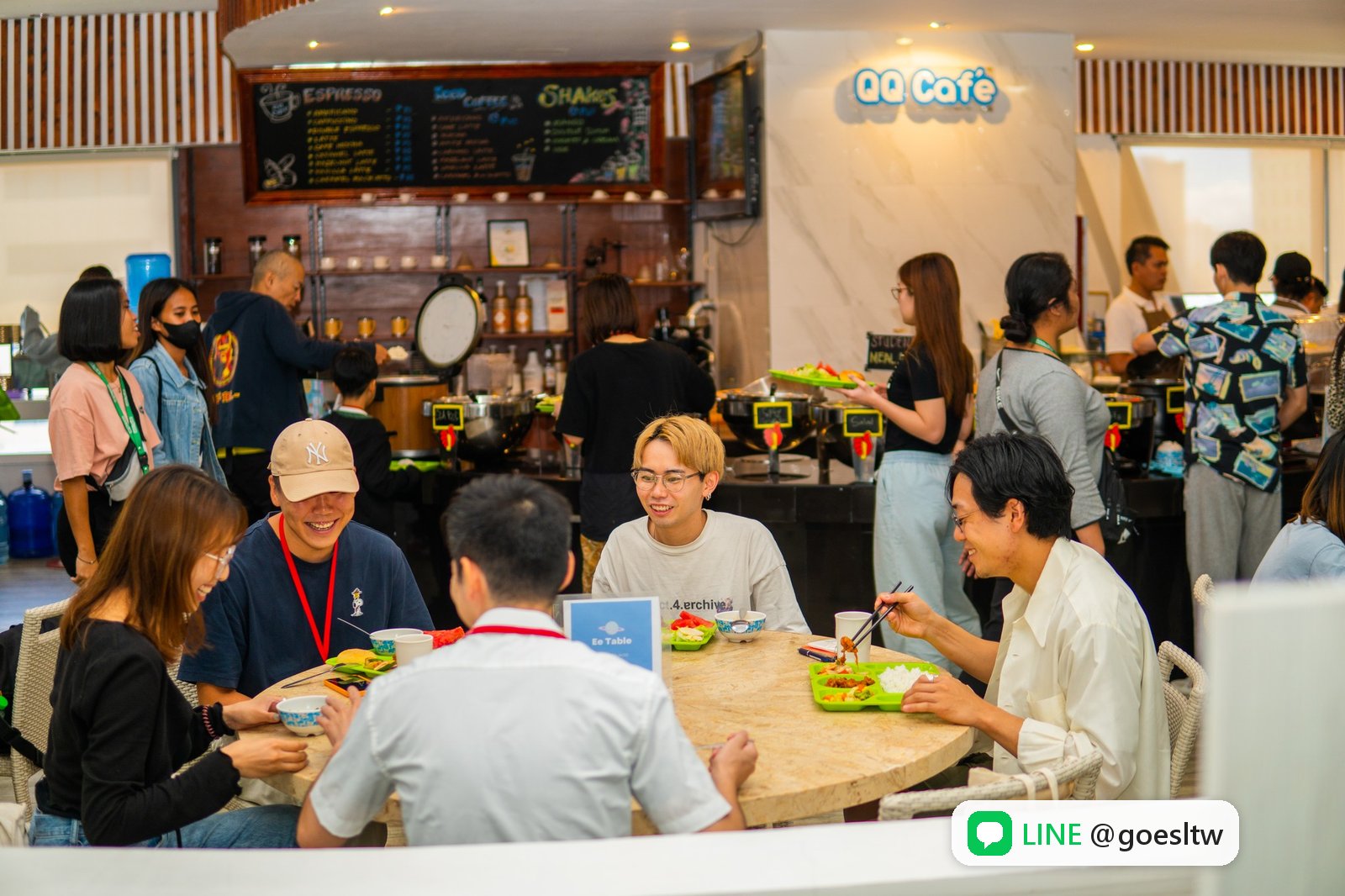 QQEnglish ITP 商務校區 QQ Cafe 的用餐情形