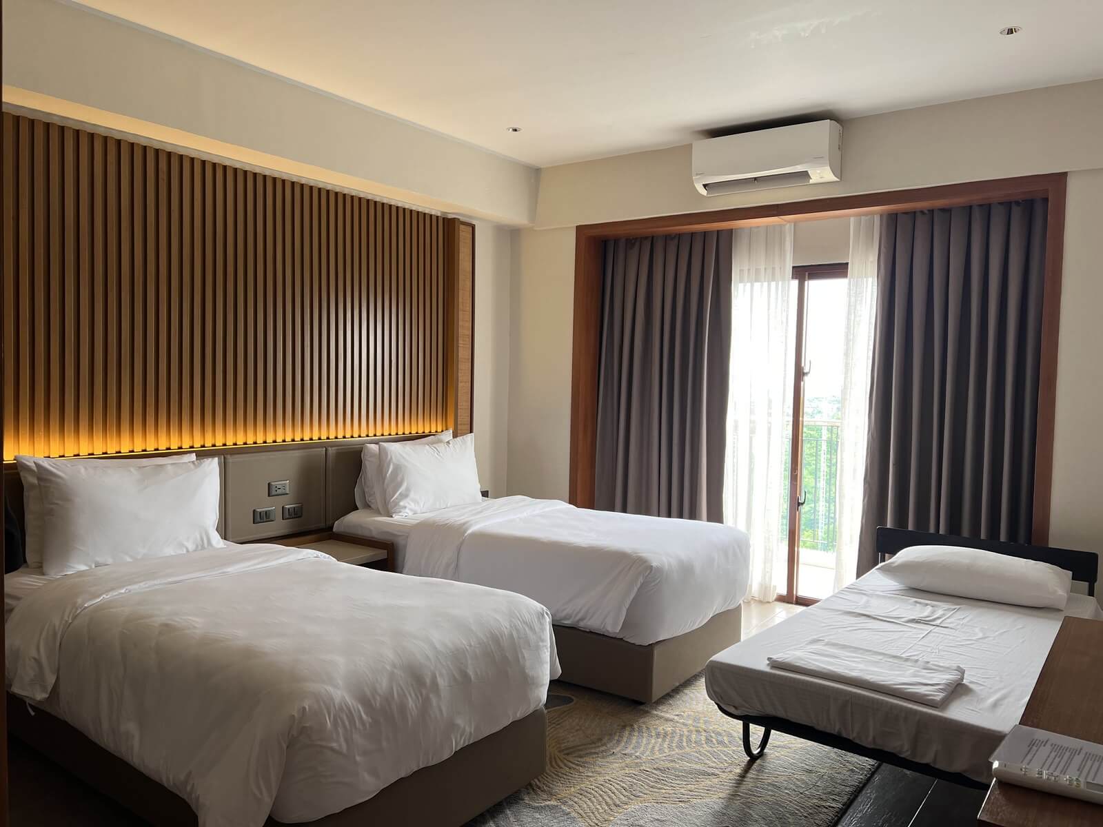 One Tectona Hotel 2+1 房：兩位學生和一位老師