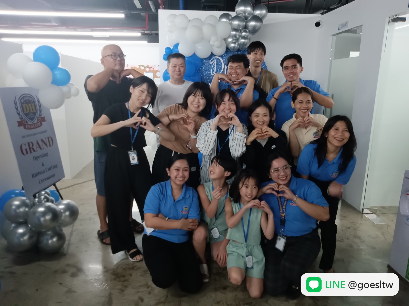 DH 開幕剪綵典禮師生大合照
