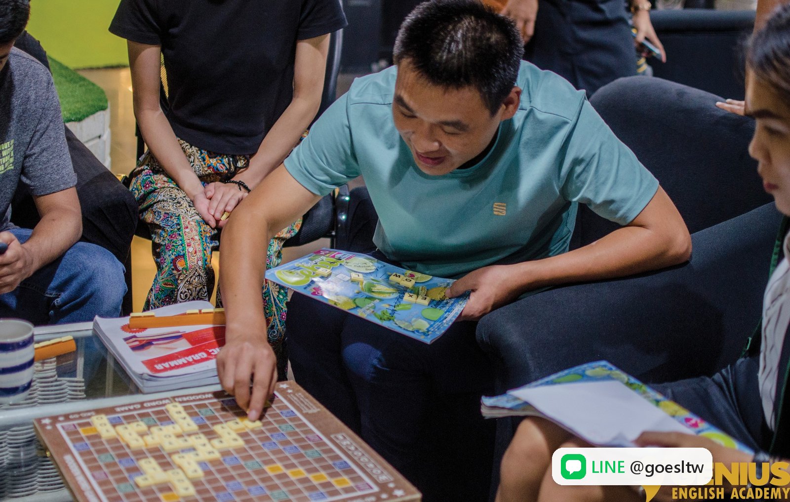 GENIUS 課後桌遊活動,學生玩拼字遊戲
