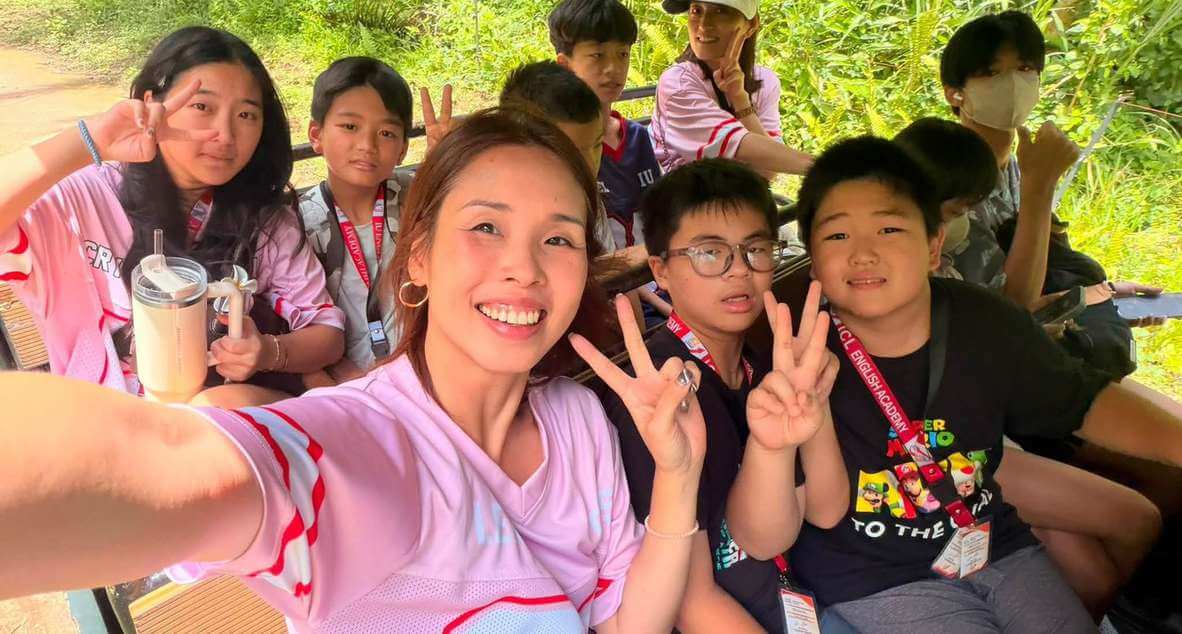 Cebu Safari 宿霧野生動物園一日遊,老師和學生自拍(往年營隊)